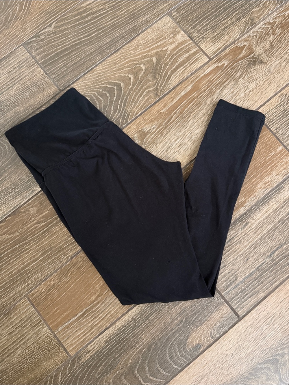 Hot Kiss Solid Black High-Waist Leggings